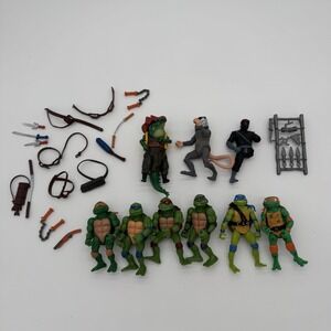 TMNT Action Figure Lot 32 Pc Turtles Splinter Weapons Accessories Bundle